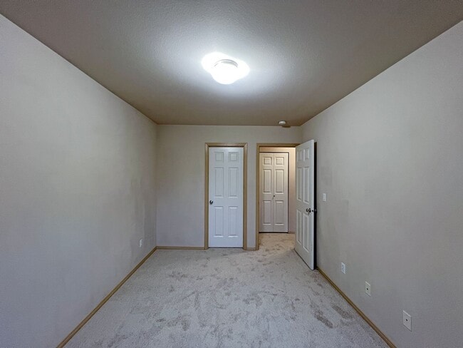 Building Photo - 3 Bedroom  2 Bath Home in Desirable Maple Valley