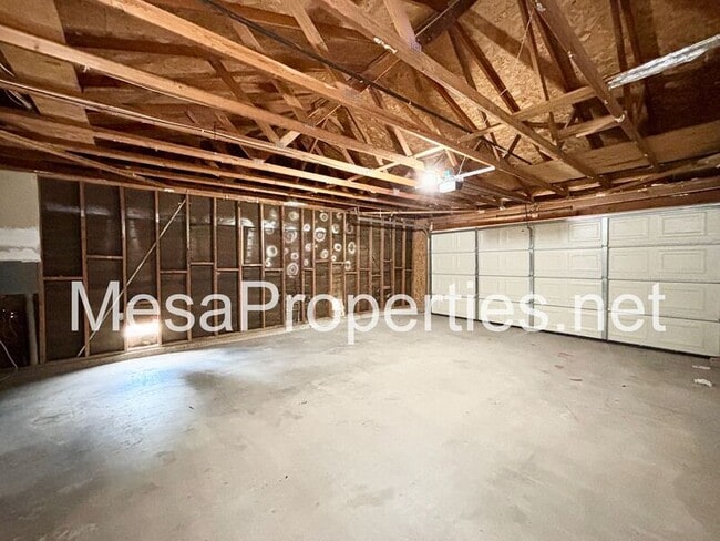 Building Photo - 16578 Odell Ave