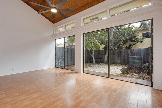 Building Photo - 7950 NW 11th Ct