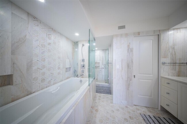 Building Photo - 770 S Palm Ave