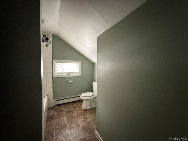 Building Photo - 19 Bloomingburg Rd