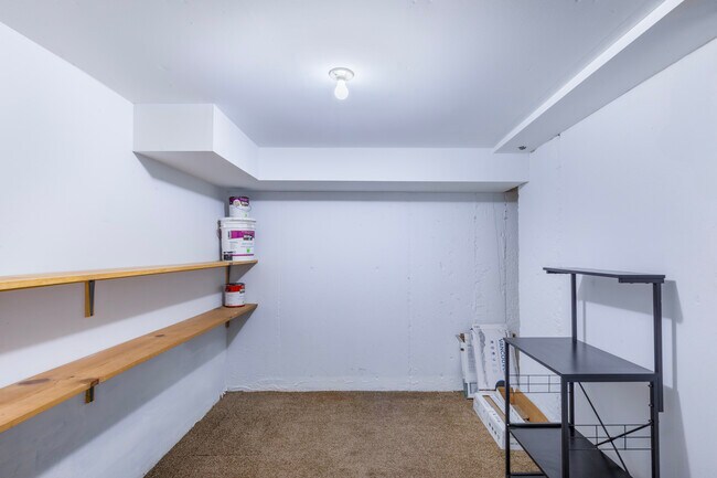 Building Photo - 569 Mapleview Dr