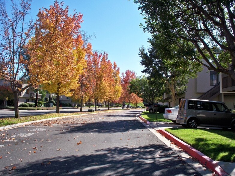 Building Photo - 6612 Reservoir Ln