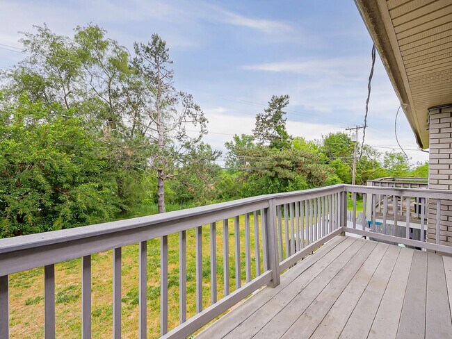 Building Photo - Peaceful Living in the Heart of White Lake