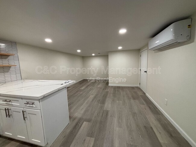 Building Photo - 846 42nd St