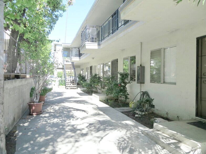 Primary Photo - 1020 6th St