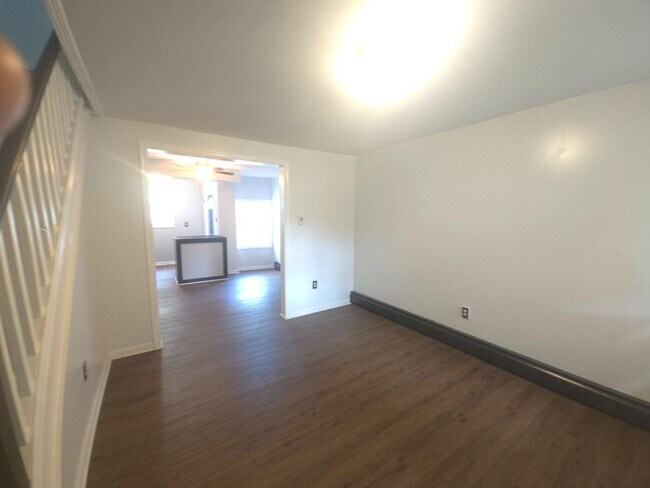 Building Photo - 428 Croyden Rd