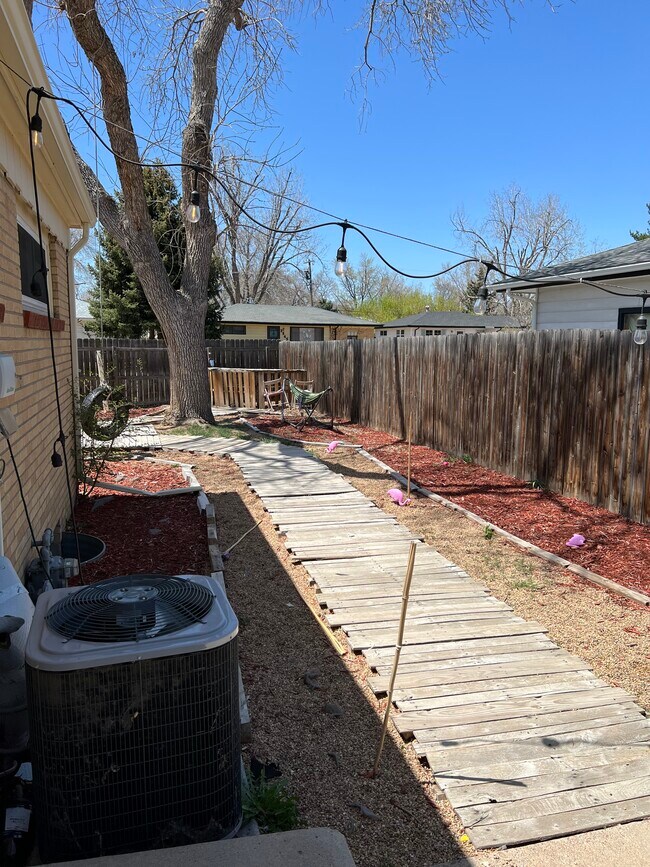 Building Photo - 1411 26th St