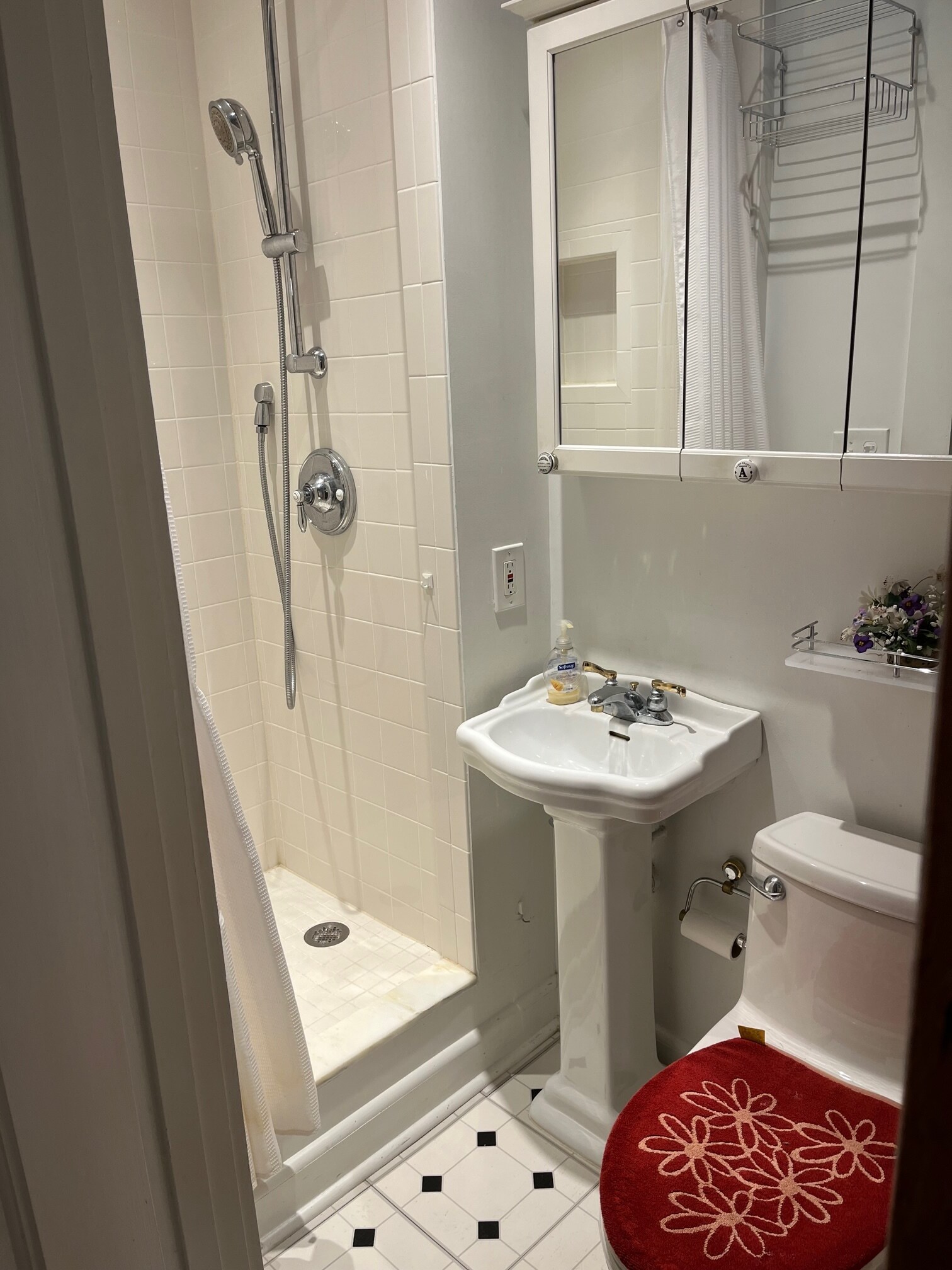 bathroom 2 - 3401 Greenway