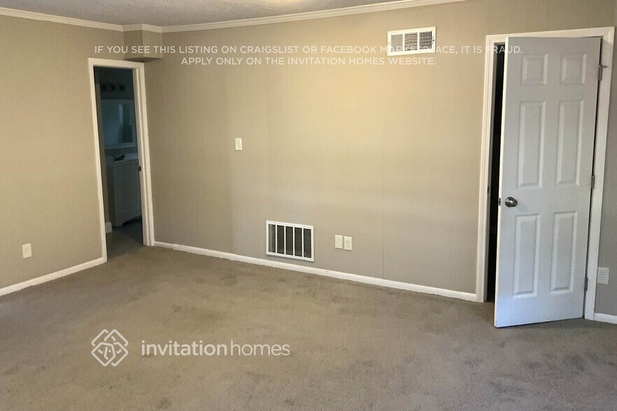 Building Photo - 2132 Rosewood Rd