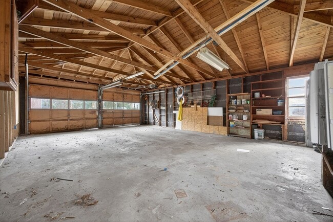 Building Photo - AVAILABLE NOW! ALL-BRICK RANCH IN WEST COLUMBIA!