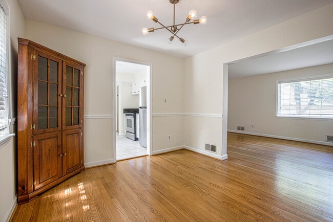 Primary Photo - 2509 Crest Ave