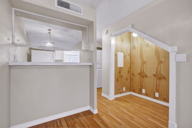Building Photo - 3243 Nacogdoches Rd