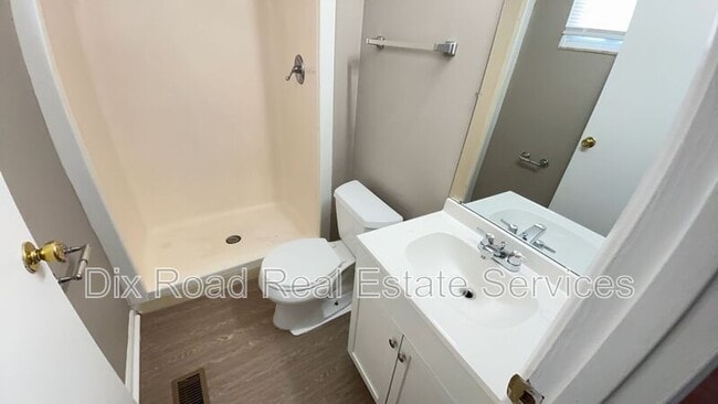 Building Photo - 5926 Janice Dr