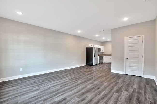 Building Photo - 68 Highland Blf Wy