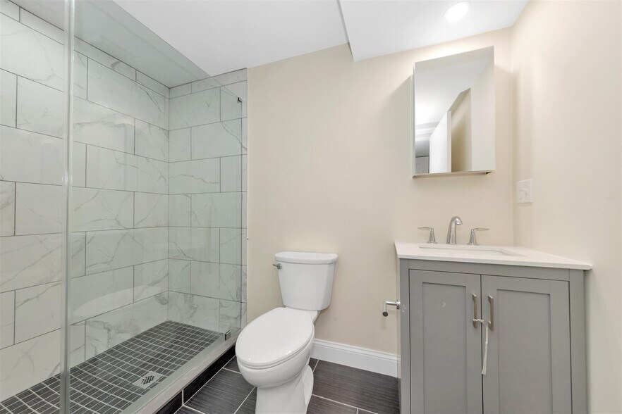 Building Photo - 43 Wright Ave