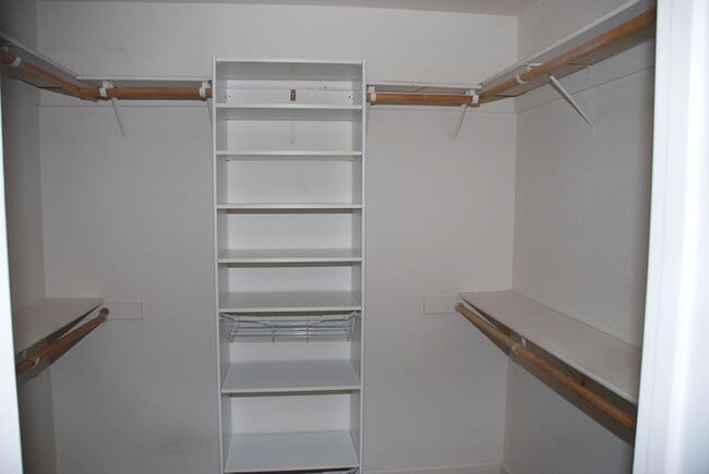 Building Photo - Beautiful 4 br, 2 bath, 2 car garage Home in Sparks.