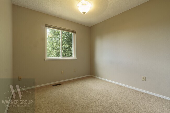 Building Photo - 953 Dancing Horse Dr