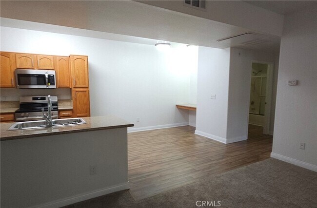 Building Photo - 41410 Juniper St