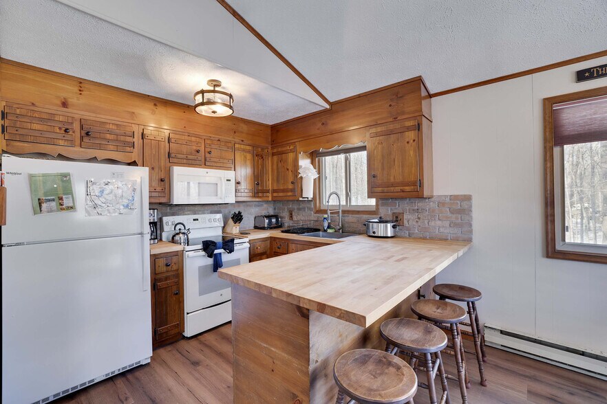 Building Photo - 97 Norton Dr