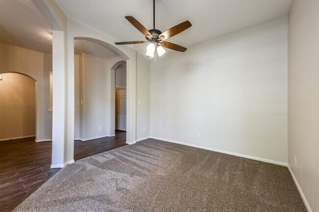 Building Photo - 17515 Fairgrove Park Dr
