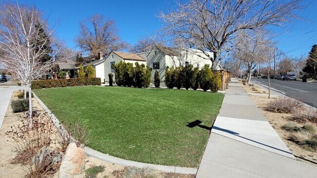 Building Photo - Spacious & Charming 2-Bed/2-Bath Home – Walk to UNR!