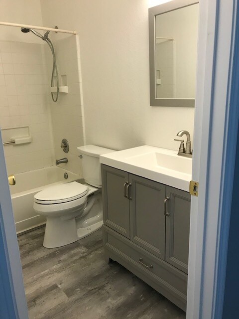 2nd Bath Upstairs - 820 Polar Bear Cir