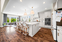 Building Photo - 5990 Hollow Ct