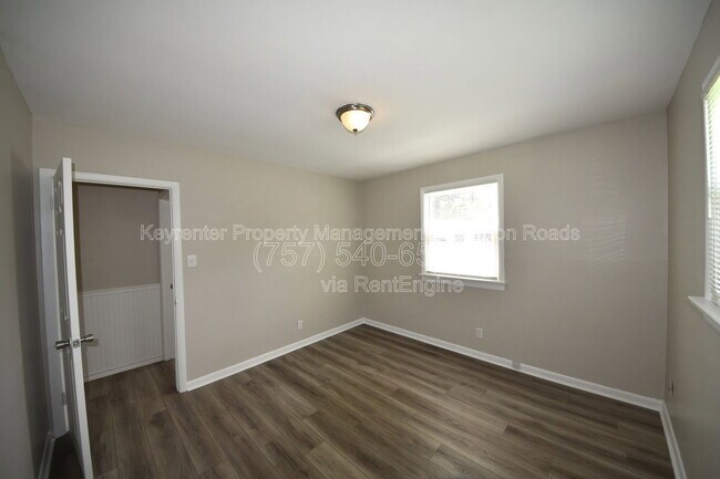 Building Photo - 213 Bassett Ave