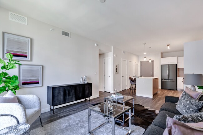 living room - 400 N Andrews Ave