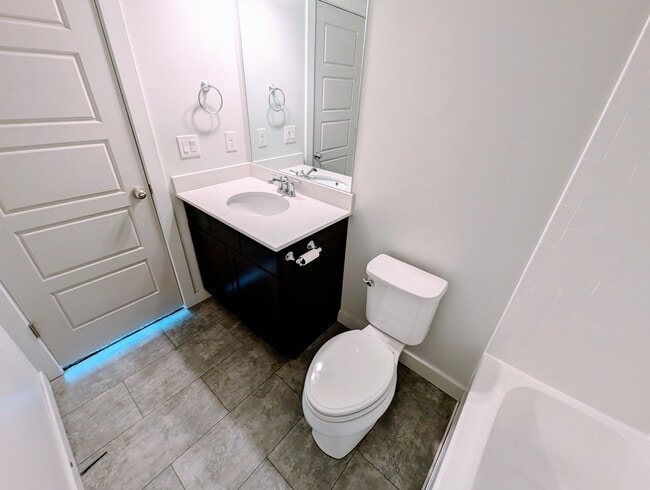 Building Photo - Gorgeous Townhome!!!