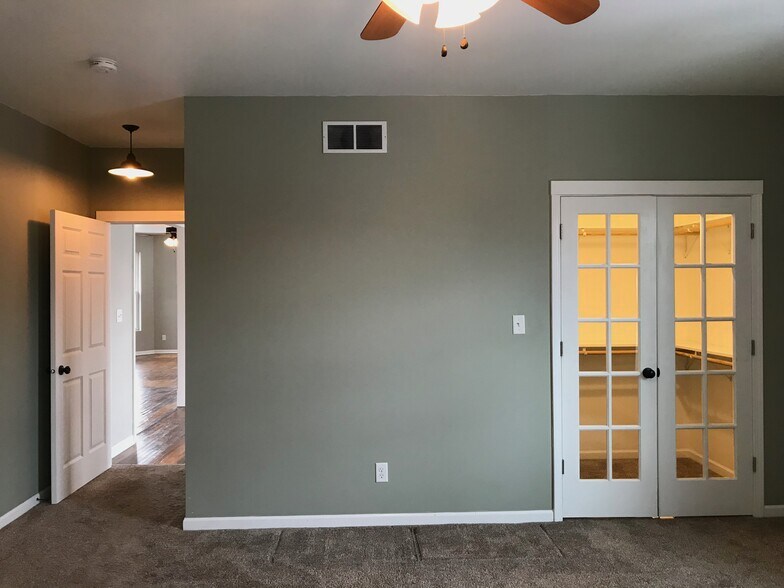 Building Photo - 801 S 4th St