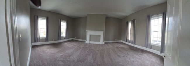 Building Photo - 2 Bedroom Farmhouse in Middletown