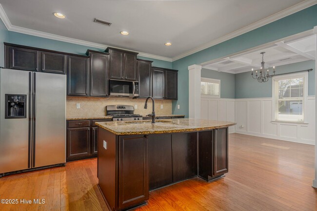 Building Photo - 402 Marsh Island Dr