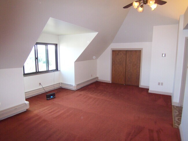 Building Photo - 539 E 10th Ave