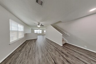 Building Photo - 14906 Sugarhollow Dr