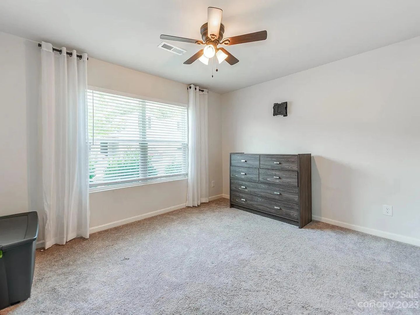 Building Photo - 1016 Amberlight Circle