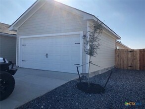 Building Photo - 635 Ashers Pl