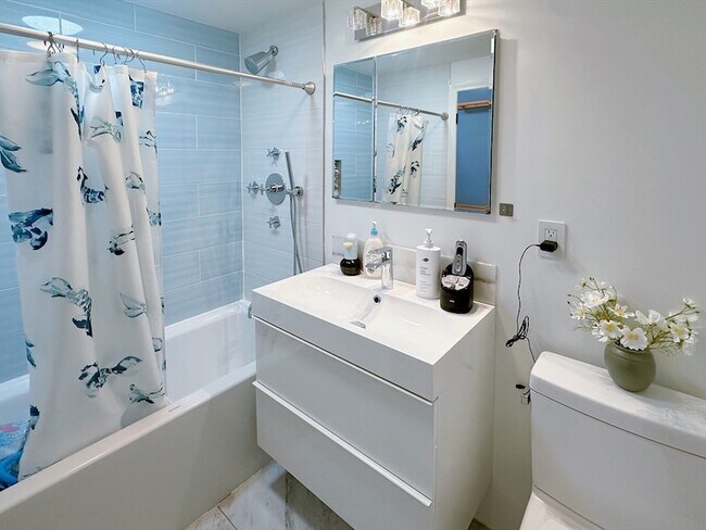 Building Photo - 27 Rockville Ave