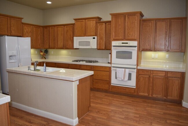 Building Photo - 2768 Westview Dr