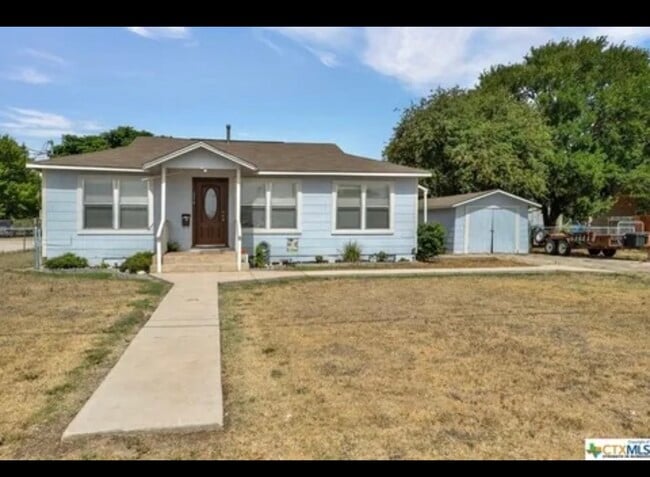 Building Photo - 214 S Saunders St