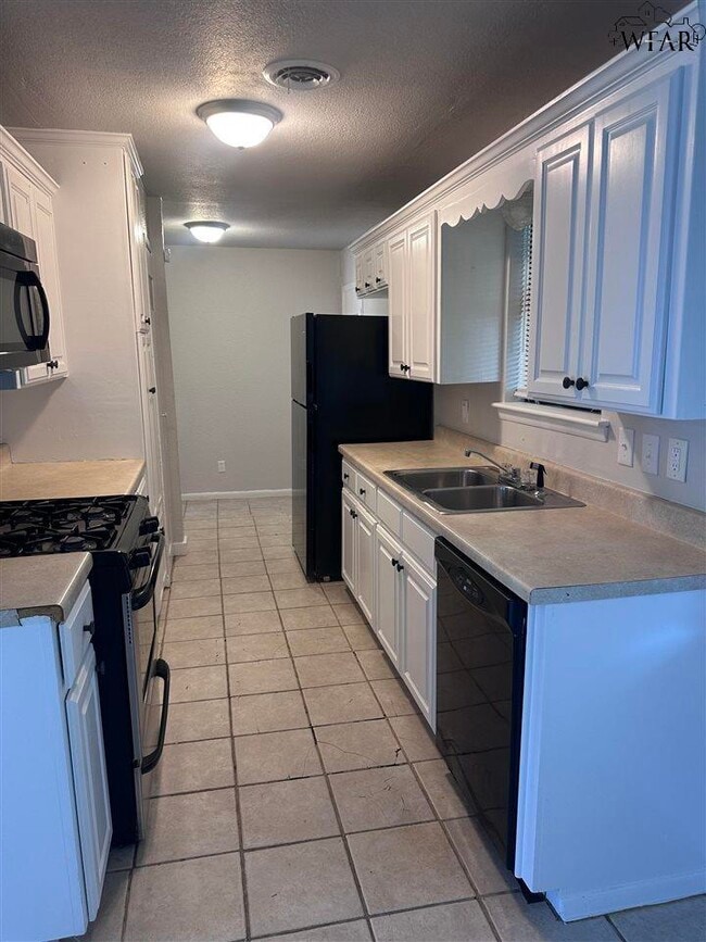 Building Photo - 4638 Cascades Dr