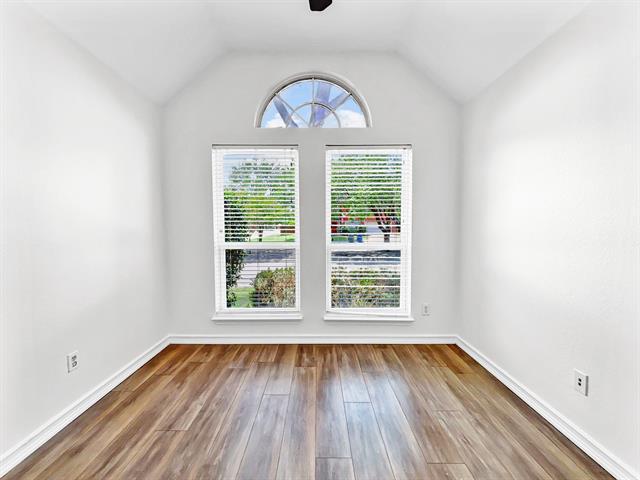 Building Photo - 605 Pheasant Knoll
