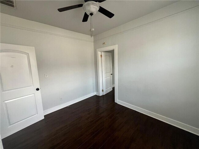 Building Photo - 2012 E Beauregard St