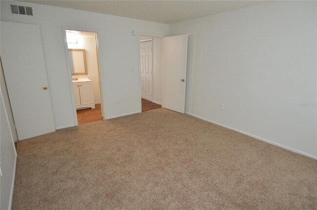 Building Photo - 8425 Cerro Cir