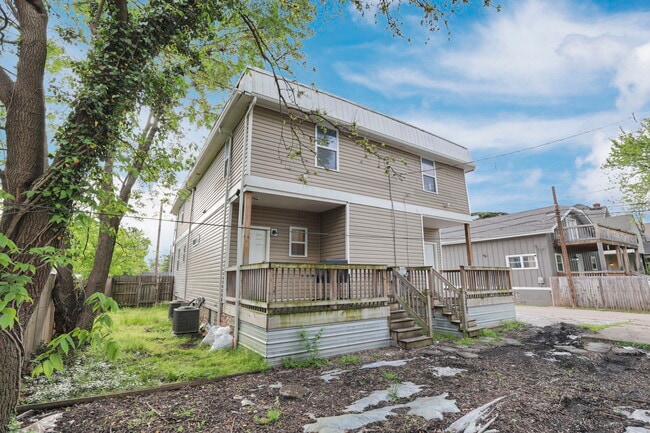 Building Photo - 288 S Souder Ave