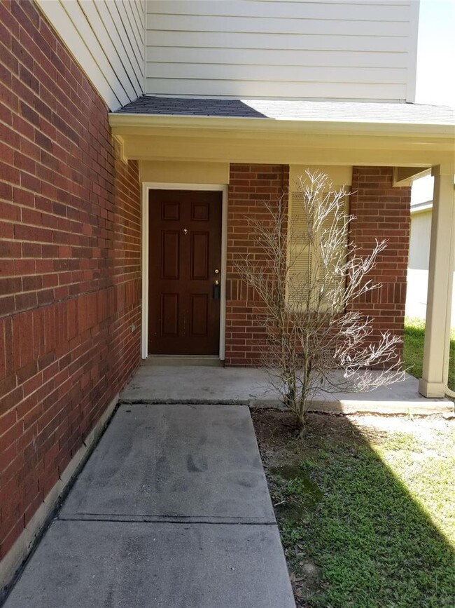 Building Photo - 1121 Shadow Creek Blvd