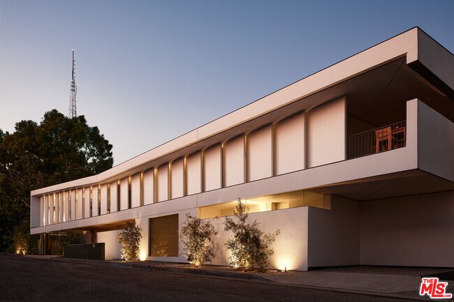 Building Photo - 2500 Briarcrest Rd