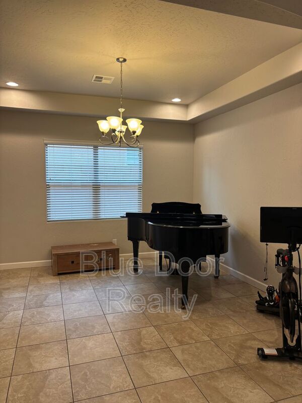 Building Photo - 7312 Valle Cantero Ln NW