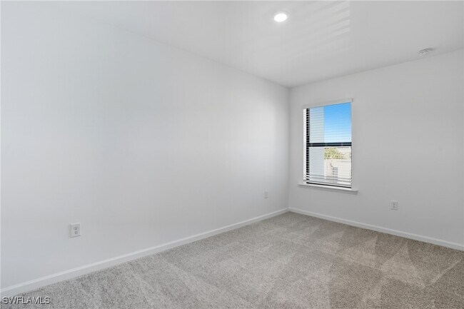 Building Photo - 27883 Radiant Ct